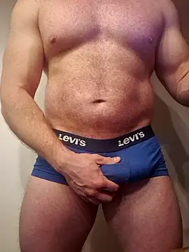 AlphaGymMale online show from December 17, 2025, 12:59 am