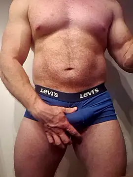 AlphaGymMale online show from January 7, 2026, 11:21 pm