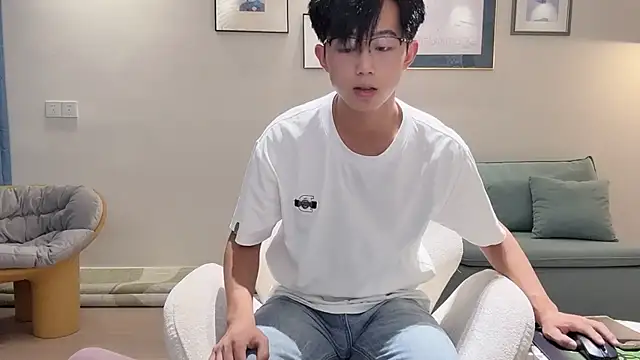 STxuguanhan online show from September 19, 2025, 9:57 am