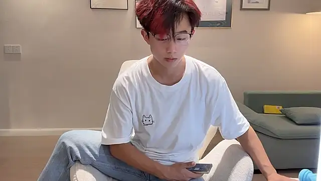 STxuguanhan online show from October 8, 2025, 8:27 am