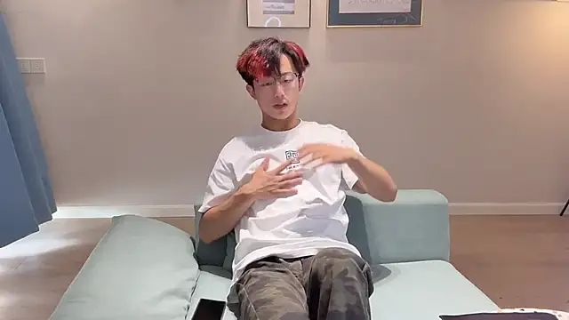 STxuguanhan online show from October 11, 2025, 7:09 am