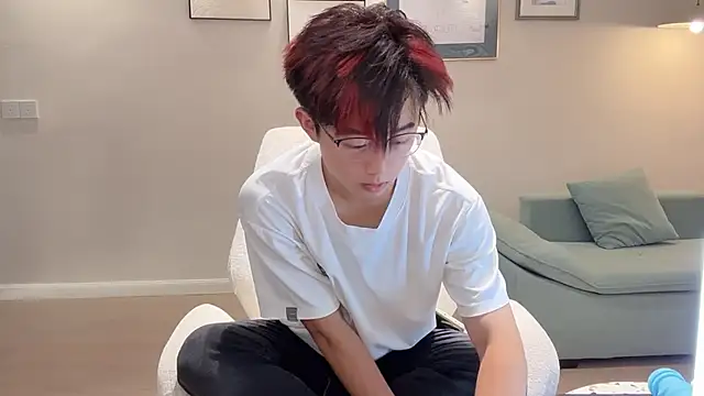 STxuguanhan online show from October 9, 2025, 7:53 am