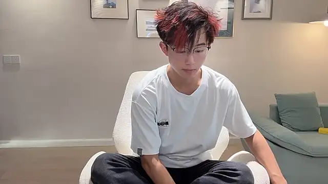 STxuguanhan online show from October 5, 2025, 8:16 am