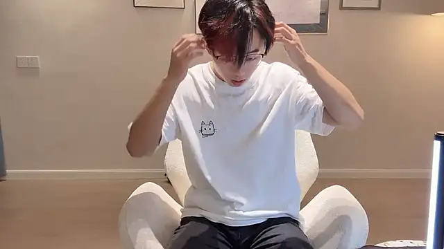 STxuguanhan online show from September 25, 2025, 10:21 am