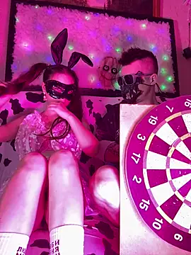 TWOLOVEsX online show from April 7, 2026, 2:52 pm