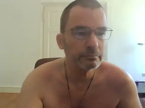 Snapshot of stallionrider88 chatting on May 25, 2026, 1:32 pm stallionrider88 online show from May 25, 2026, 1:32 pm