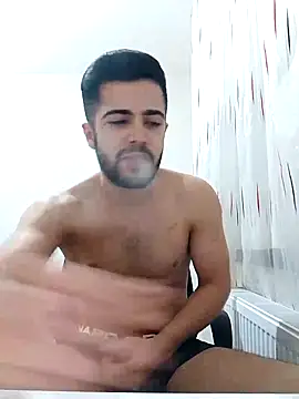 Ozi1910 online show from September 19, 2025, 6:56 pm