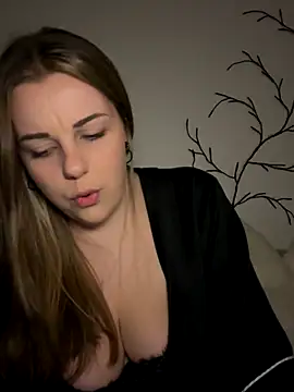 ItsLxsa online show from September 23, 2025, 9:22 pm