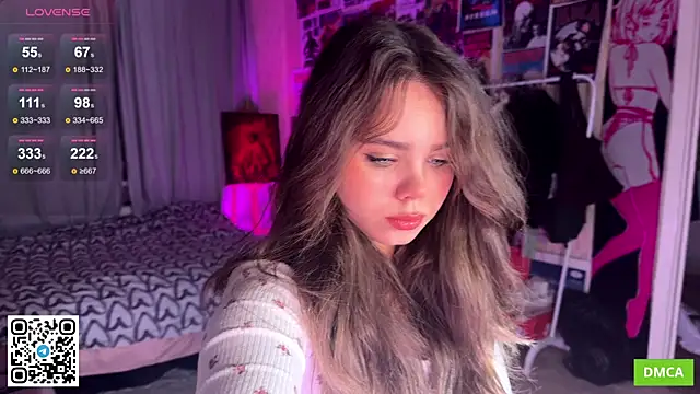 PinkiRay online show from October 9, 2025, 6:19 pm