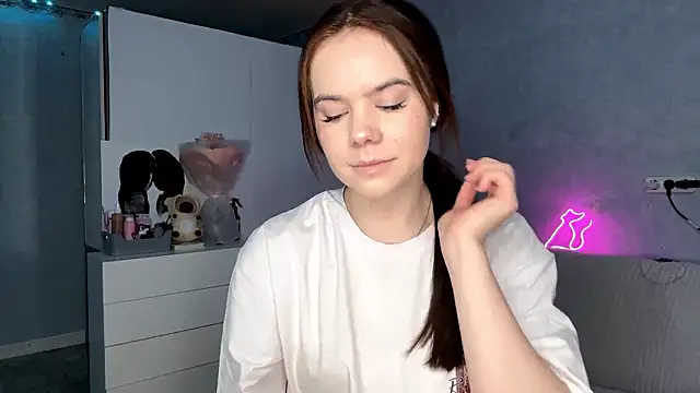 Snapshot of Lia_rise chatting on March 1, 2026, 1:11 pm Lia rise online show from March 1, 2026, 1:11 pm