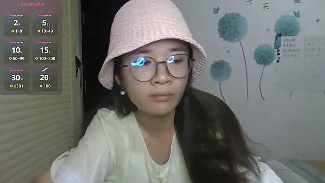 Snapshot of Monice1314 chatting on October 18, 2025, 2:08 pm Monice1314 online show from October 18, 2025, 2:08 pm