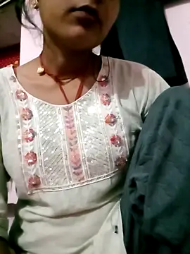 Snapshot of Hot_tin74 chatting on November 12, 2025, 5:28 pm Hot tin74 online show from November 12, 2025, 5:28 pm