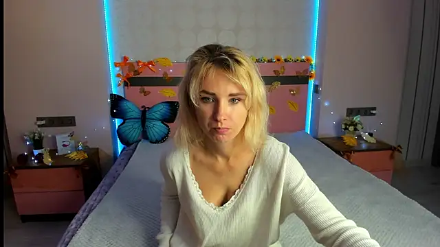 Snapshot of MeryMidnight chatting on October 2, 2025, 6:06 am MeryMidnight online show from October 2, 2025, 6:06 am