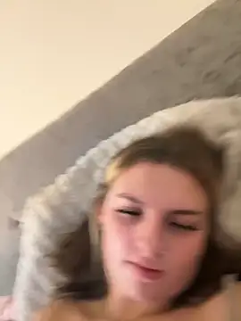 Snapshot of Summer21k chatting on December 1, 2025, 9:59 pm Summer21k online show from December 1, 2025, 9:59 pm