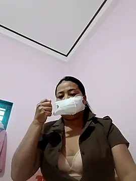 Snapshot of Linda885 chatting on December 18, 2025, 4:17 am Linda885 online show from December 18, 2025, 4:17 am