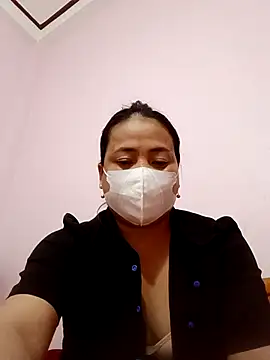 Snapshot of Linda885 chatting on December 17, 2025, 3:17 pm Linda885 online show from December 17, 2025, 3:17 pm