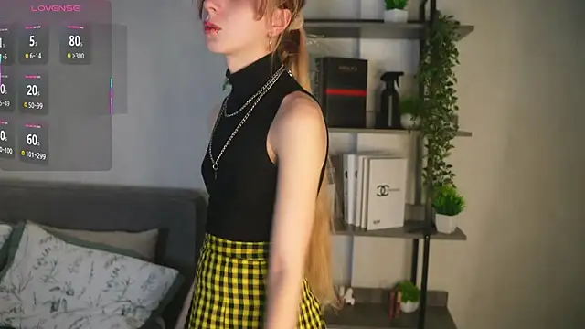 Snapshot of CameliaGlaue chatting on October 15, 2025, 12:02 pm CameliaGlaue online show from October 15, 2025, 12:02 pm