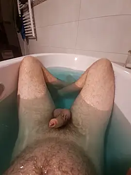 chrisili1986 online show from November 28, 2025, 3:34 pm