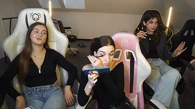  Lili 054 online show from October 3, 2025, 10:39 am