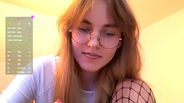 Snapshot of SiIver_Dawn chatting on October 12, 2025, 1:12 pm SiIver Dawn online show from October 12, 2025, 1:12 pm