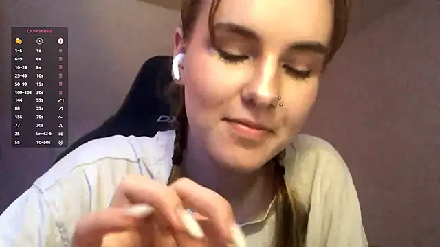 Snapshot of SiIver_Dawn chatting on September 18, 2025, 1:47 pm SiIver Dawn online show from September 18, 2025, 1:47 pm