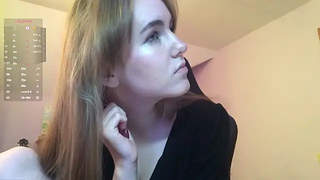 Snapshot of SiIver_Dawn chatting on September 28, 2025, 1:29 pm SiIver Dawn online show from September 28, 2025, 1:29 pm