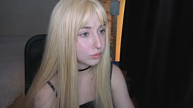 YukiMisa online show from September 10, 2025, 1:43 pm