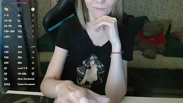 Snapshot of Ogonechekkk chatting on October 14, 2025, 2:39 pm Ogonechekkk online show from October 14, 2025, 2:39 pm