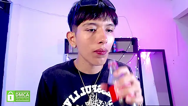 Snapshot of MAXIMILIANO__HOT chatting on October 18, 2025, 6:43 pm MAXIMILIANO HOT online show from October 18, 2025, 6:43 pm