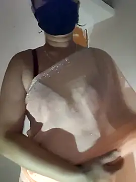 Snapshot of nice_touch9733 chatting on November 17, 2025, 4:11 pm nice touch9733 online show from November 17, 2025, 4:11 pm