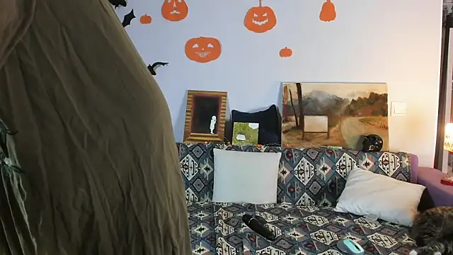 WonderConnie1 online show from October 28, 2025, 9:25 pm