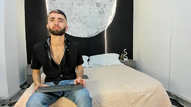 Snapshot of marcoAndMathew chatting on October 16, 2025, 1:08 pm marcoAndMathew online show from October 16, 2025, 1:08 pm