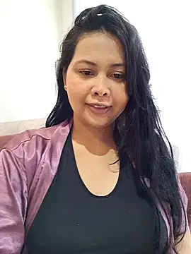 Snapshot of Alessandraa- chatting on December 21, 2025, 1:35 pm Alessandraa- online show from December 21, 2025, 1:35 pm