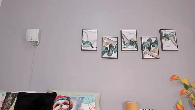 SophieW1 online show from December 3, 2025, 12:15 pm