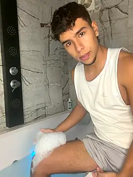 CHR58  online show from October 23, 2025, 7:01 pm