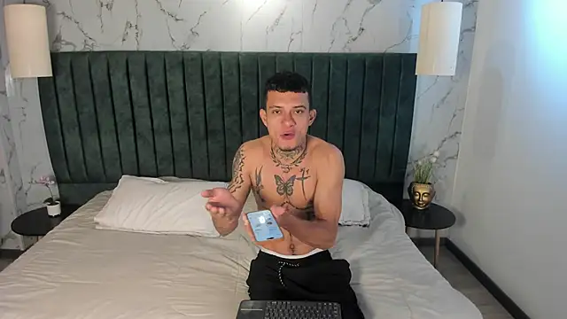 MrJustin  online show from September 28, 2025, 8:05 pm