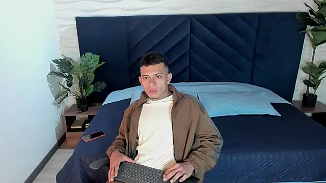 MrJustin  online show from September 14, 2025, 8:09 pm