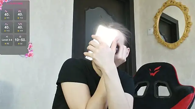 Snapshot of PrettyMegan chatting on November 28, 2025, 11:21 am PrettyMegan online show from November 28, 2025, 11:21 am