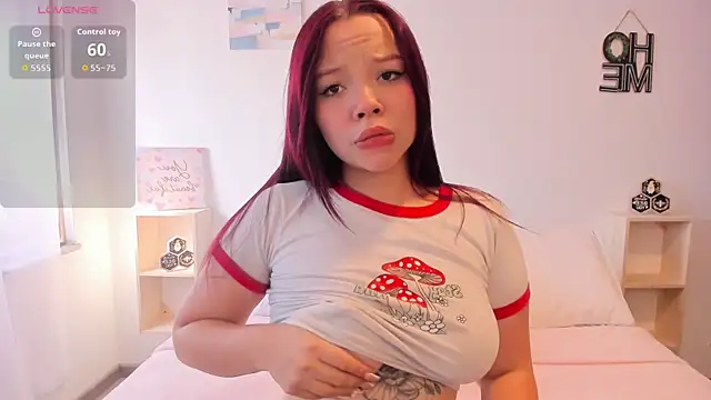 Natalia  Miller online show from September 22, 2025, 1:39 pm