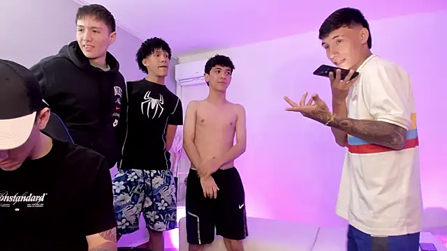 Handsomeboyss19 online show from May 26, 2026, 8:51 pm