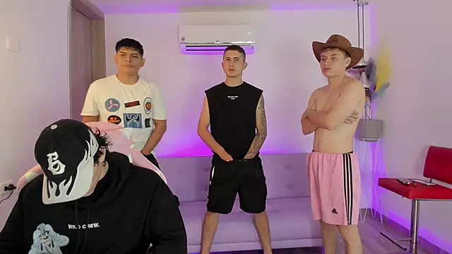 Handsomeboyss19 online show from November 18, 2025, 1:43 am