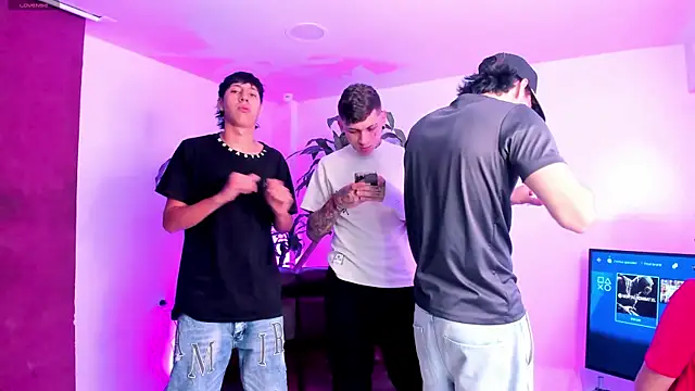 Handsomeboyss19 online show from September 20, 2025, 1:32 am