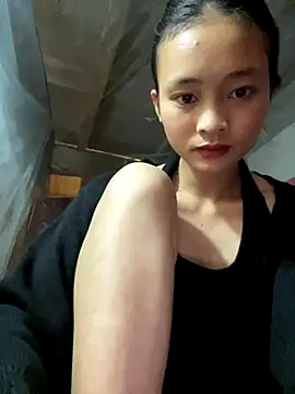 Snapshot of Kieu_xxx chatting on October 18, 2025, 2:24 am Kieu xxx online show from October 18, 2025, 2:24 am