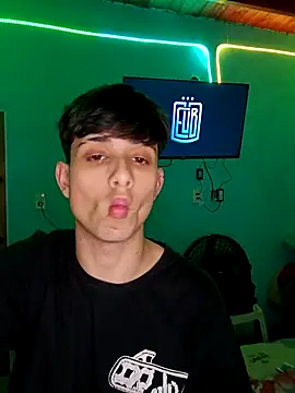 Snapshot of matiatr1112 chatting on October 22, 2025, 3:06 am matiatr1112 online show from October 22, 2025, 3:06 am