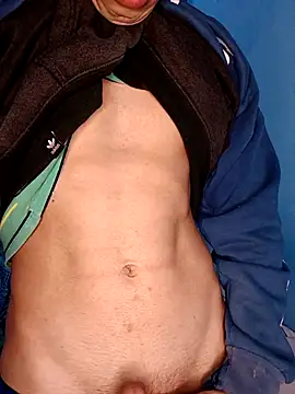 Snapshot of matiatr1112 chatting on November 7, 2025, 10:35 pm matiatr1112 online show from November 7, 2025, 10:35 pm