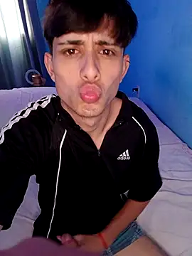 Snapshot of matiatr1112 chatting on November 12, 2025, 5:39 pm matiatr1112 online show from November 12, 2025, 5:39 pm