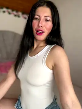 Mia salinass online show from September 18, 2025, 6:22 pm