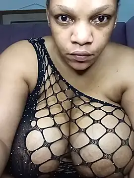 Snapshot of HappygalTheQueen chatting on May 21, 2026, 10:18 pm HappygalTheQueen online show from May 21, 2026, 10:18 pm