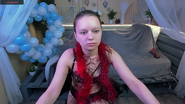 Snapshot of Bloom_evl chatting on February 19, 2026, 7:44 pm Bloom evl online show from February 19, 2026, 7:44 pm