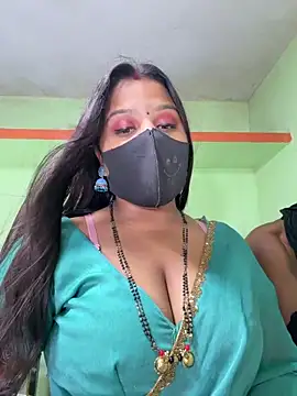 Snapshot of Shneeha_le chatting on March 2, 2026, 4:47 pm Shneeha le online show from March 2, 2026, 4:47 pm